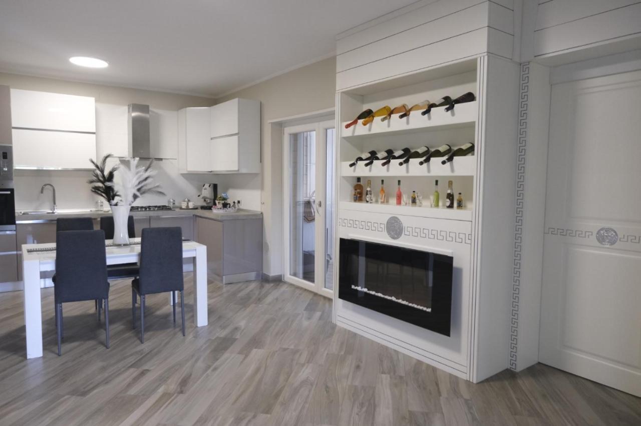 Odissea Luxury Home Наполи Екстериор снимка